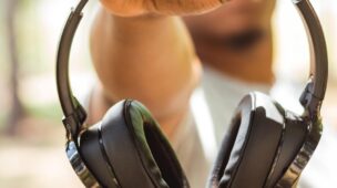 Estudar inglês com músicas pode facilitar e descomplicar seus estudos.