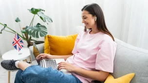 aluna fazendo curso de inglês online