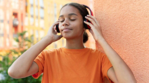 Descubra o diferencial da música no seu aprendizado em inglês. | Foto: Freepik.