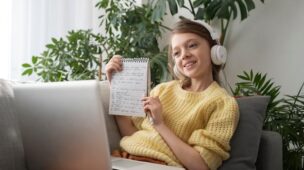 Descubra qual a melhor opção entre aulas de inglês online e escolas tradicionais de inglês.