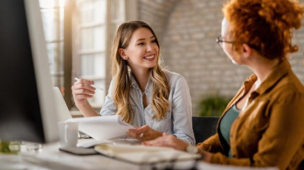 Entenda a importância do inglês na era da informação. | Foto: Freepik.