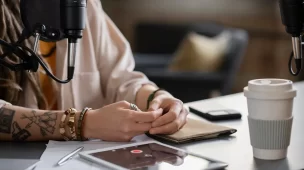 Podcasts em Inglês para Todos os Níveis: Sugestões e Benefícios