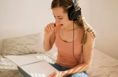 Como aprender inglês com músicas de rock: dominando letras e vocabulário
