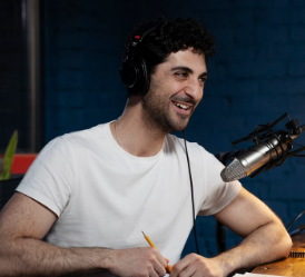 Conversação em Inglês: 5 Podcasts para Melhorar Seu Vocabulário