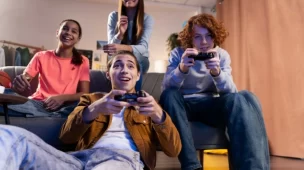 Aprenda conversação em inglês com jogos online. Descubra como melhorar suas habilidades de fala de forma divertida e eficiente enquanto joga!