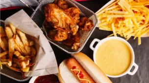 Aprenda no curso de inglês para viagens como pedir comida em qualquer país com segurança, vocabulário prático e dicas culturais úteis!