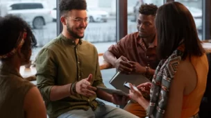 Fale sobre sua rotina com confiança! No curso de inglês para iniciantes, aprenda a descrever seu dia a dia com vocabulário útil e natural.