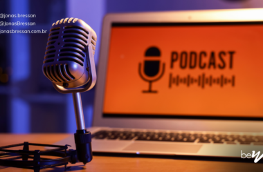 Como podcasts em inglês treinam seu ouvido sem você perceber