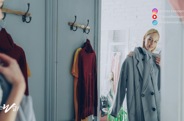 O que significa “kinda chic”? Entenda a expressão que virou trend nas redes